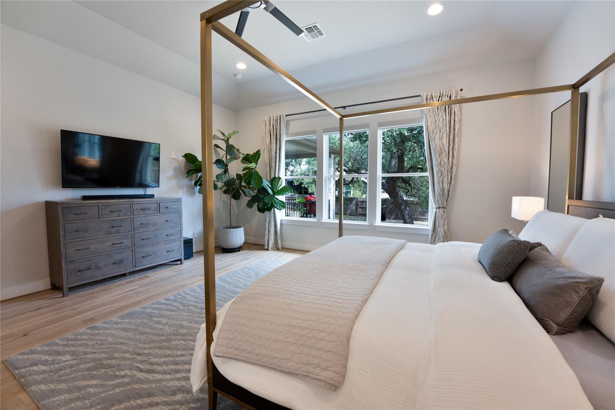 360 Premier Park Loop, Dripping Springs, TX 78620