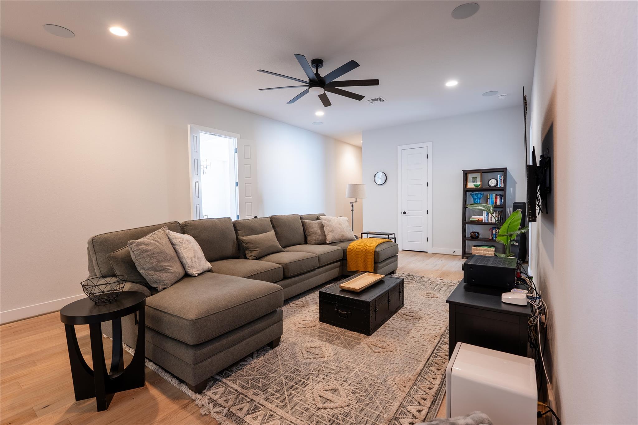 360 Premier Park Loop, Dripping Springs, TX 78620