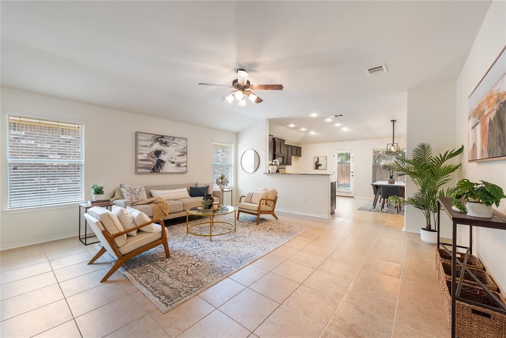 790 Middle Crk, Buda, TX 78610