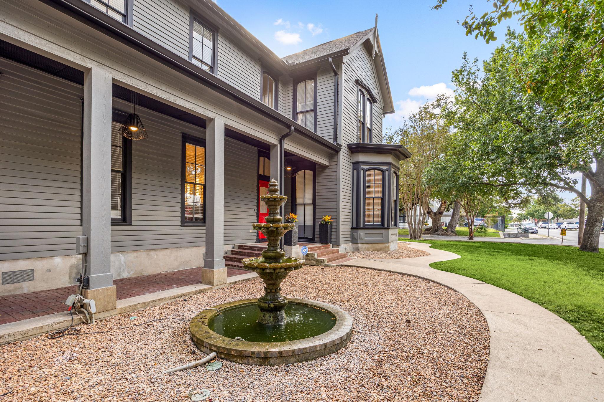 1001 S Church St, Georgetown, TX 78626