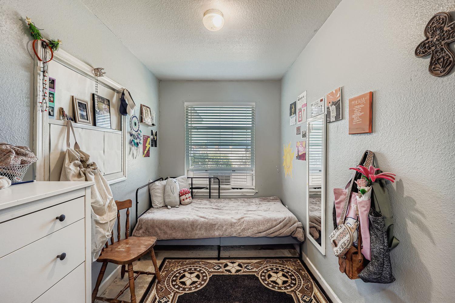 135 Petirrojo Ct, Del Valle, TX 78617