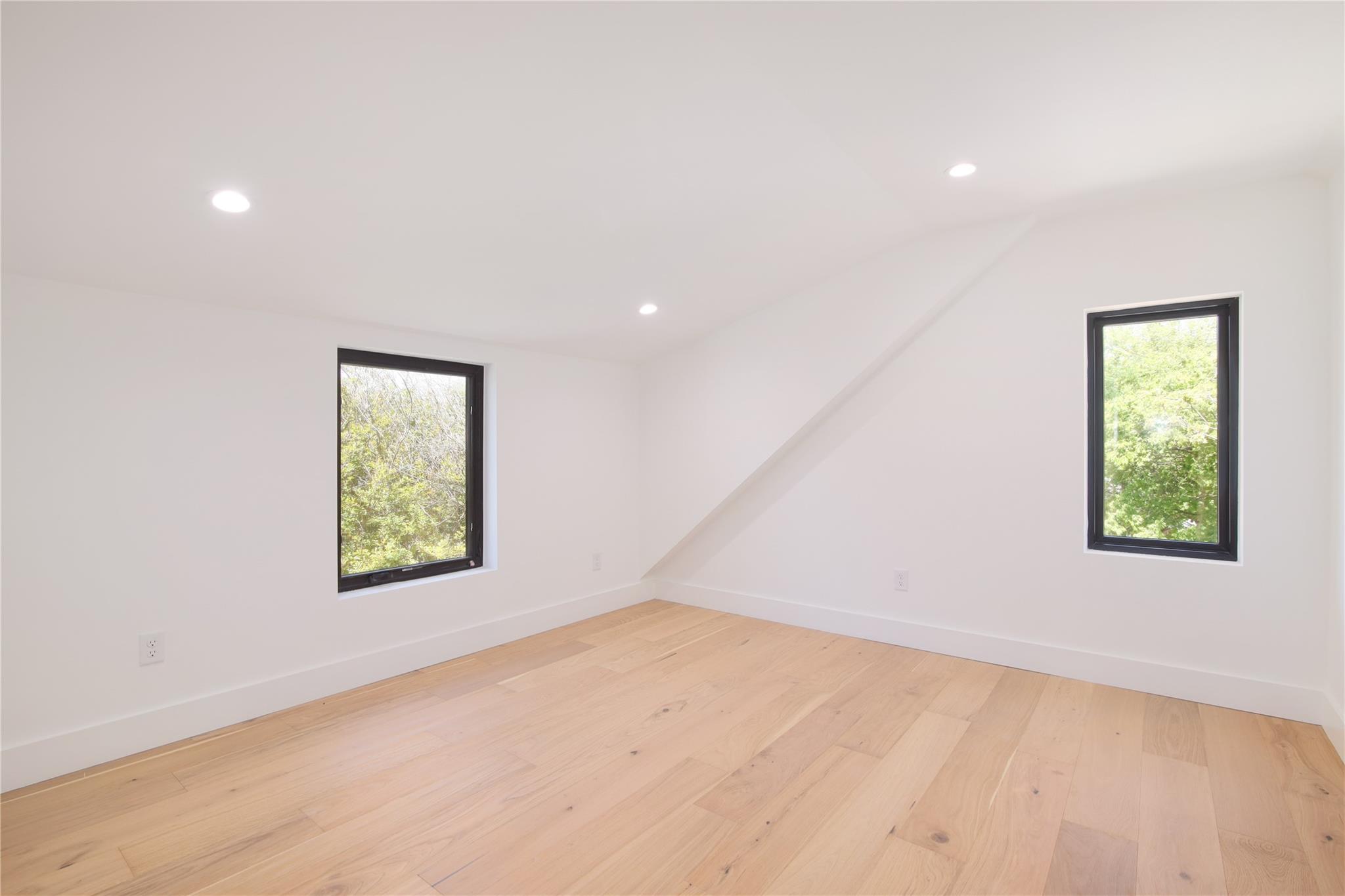 2401 Willow St, Austin, TX 78702