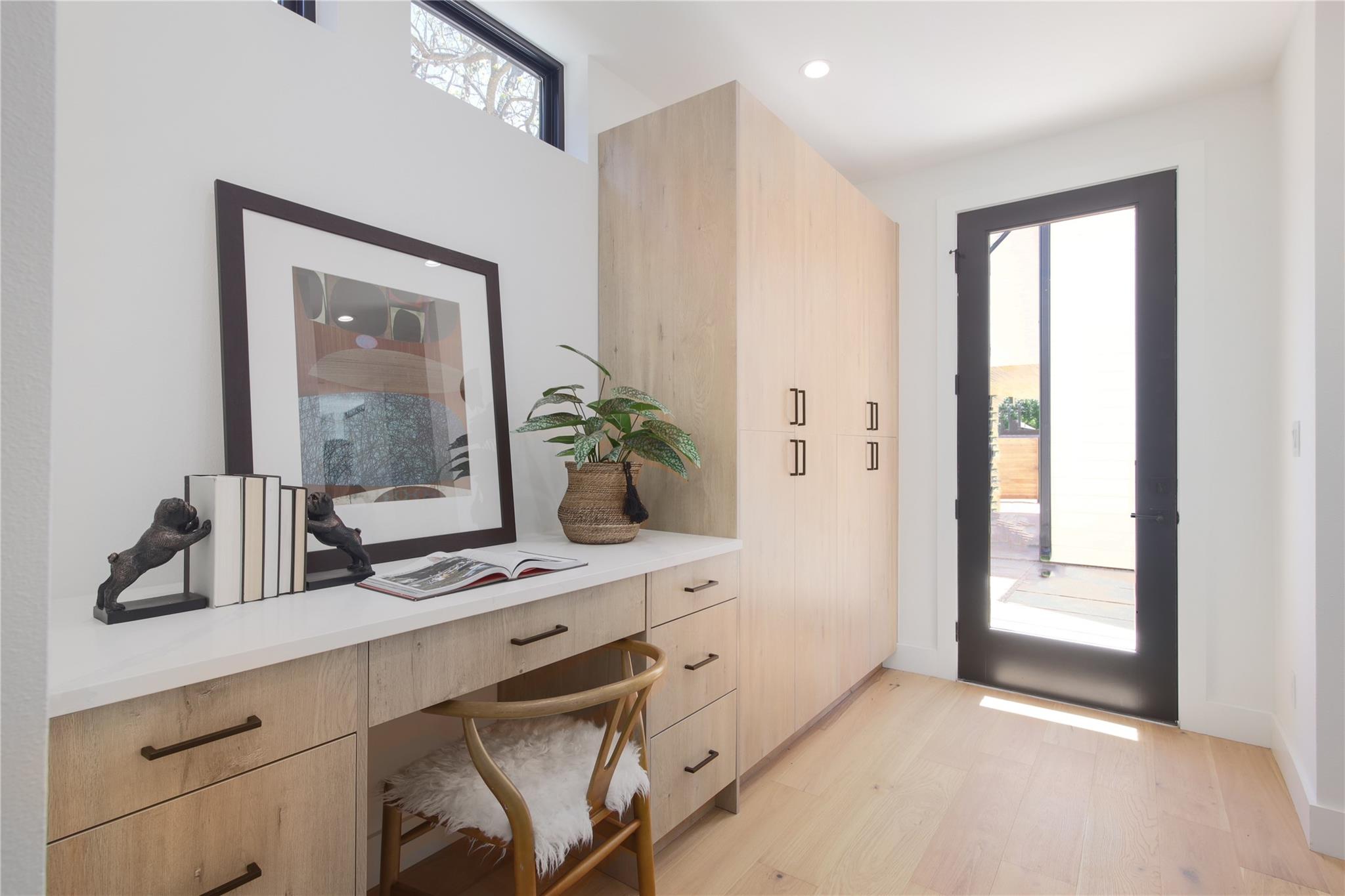 2401 Willow St, Austin, TX 78702