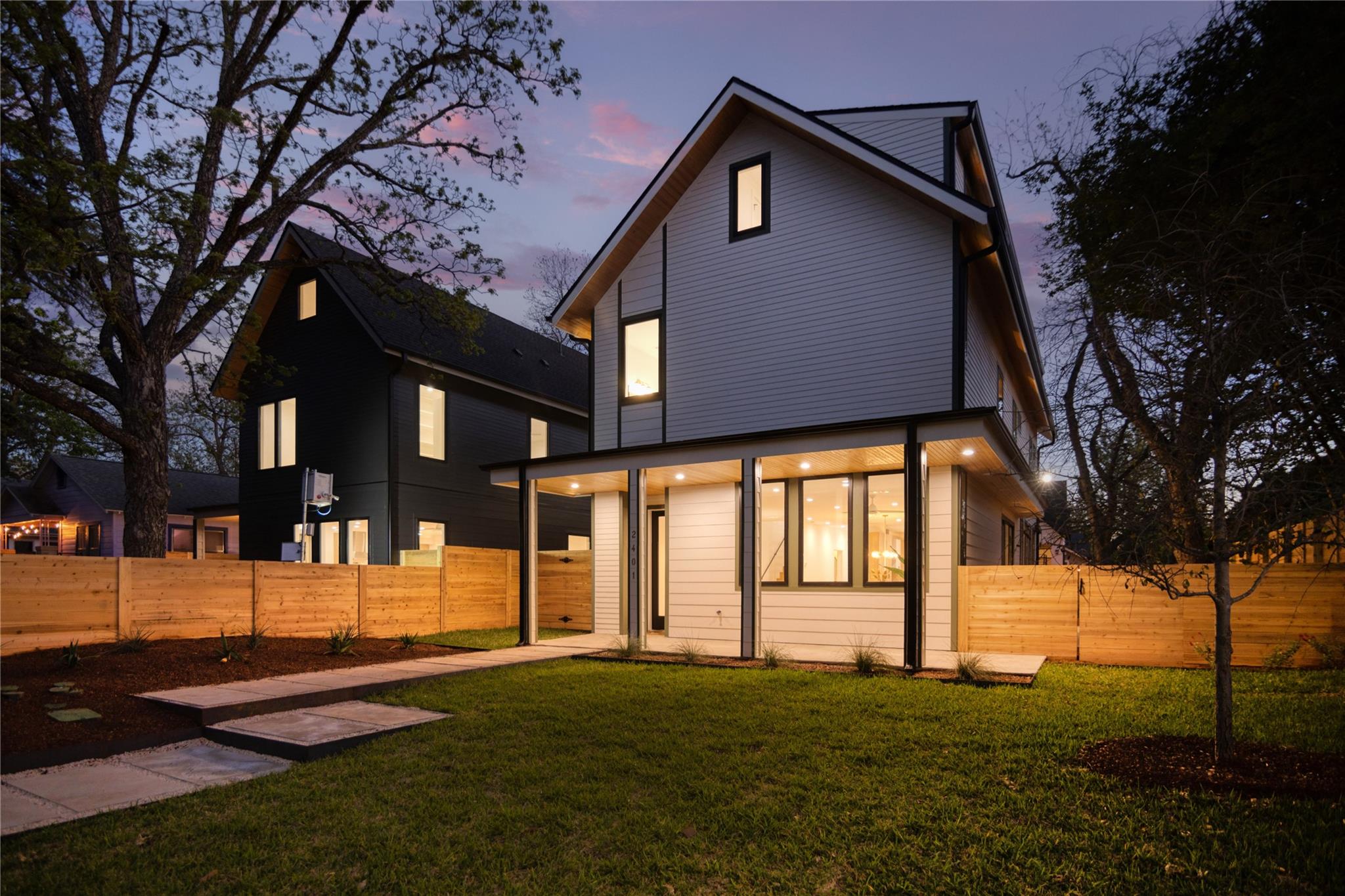 2401 Willow St, Austin, TX 78702