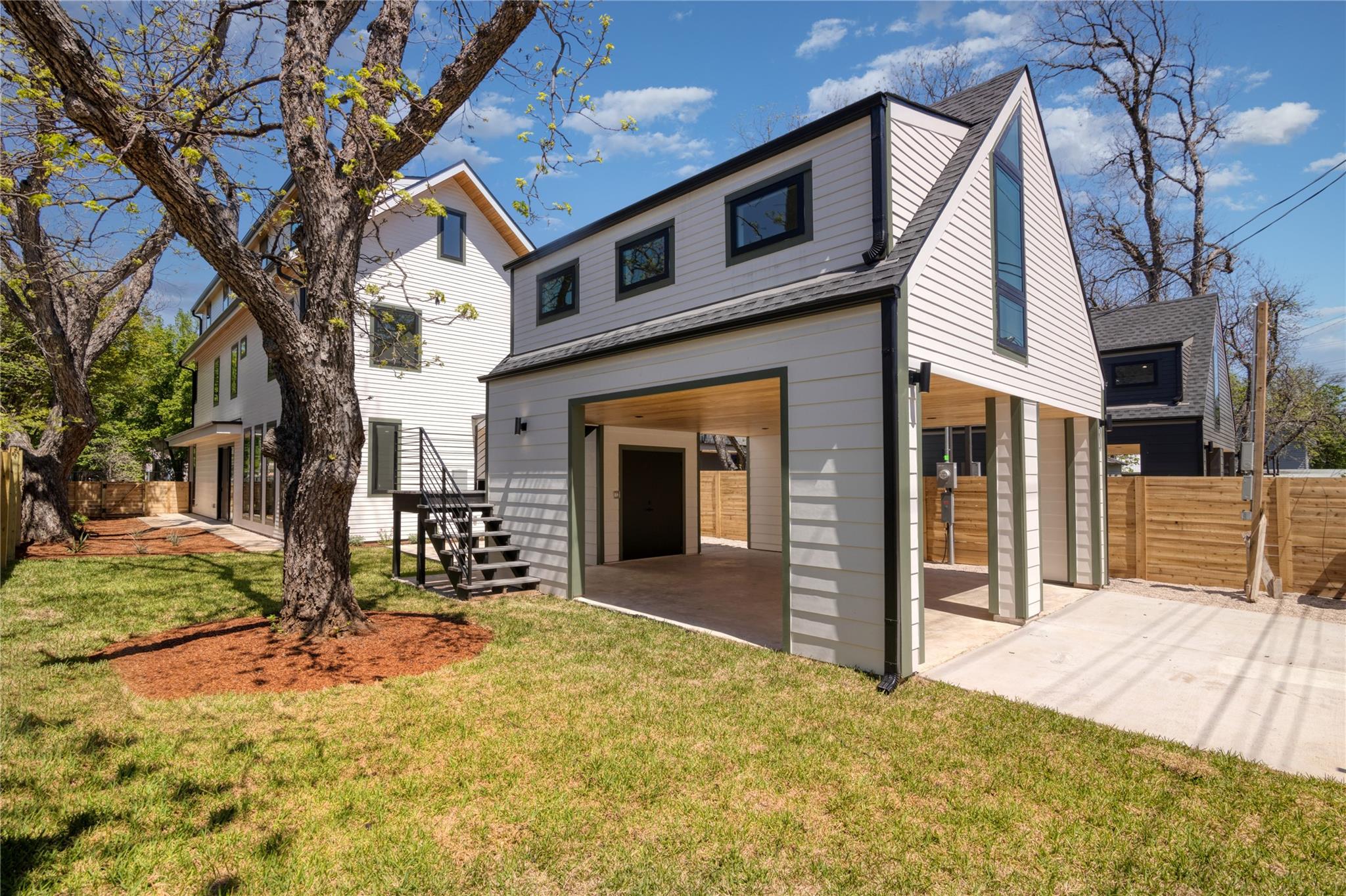 2401 Willow St, Austin, TX 78702