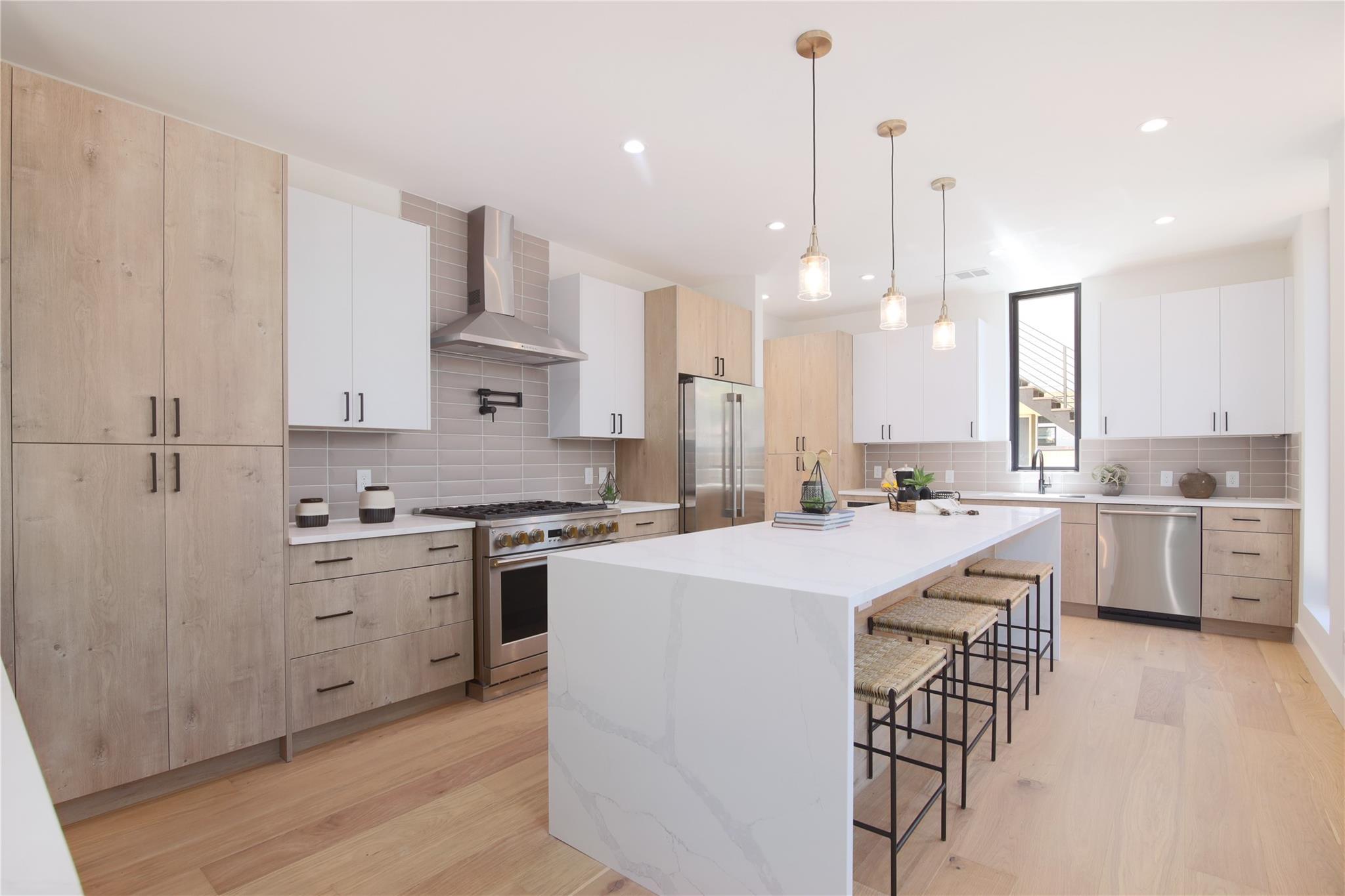 2401 Willow St, Austin, TX 78702