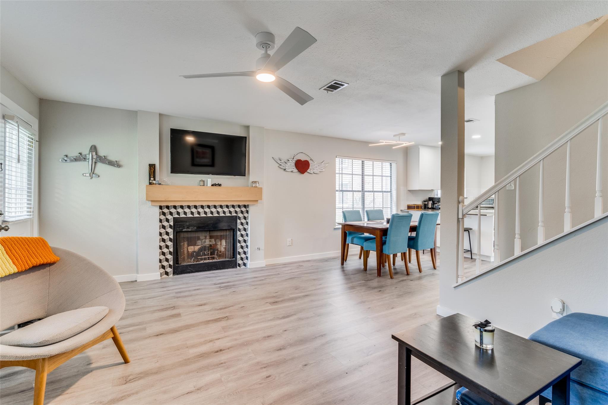 12325 Los Indios Trl # 6, Austin, TX 78729