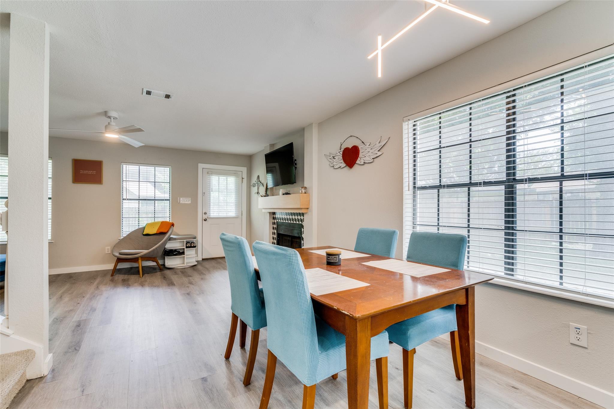 12325 Los Indios Trl # 6, Austin, TX 78729