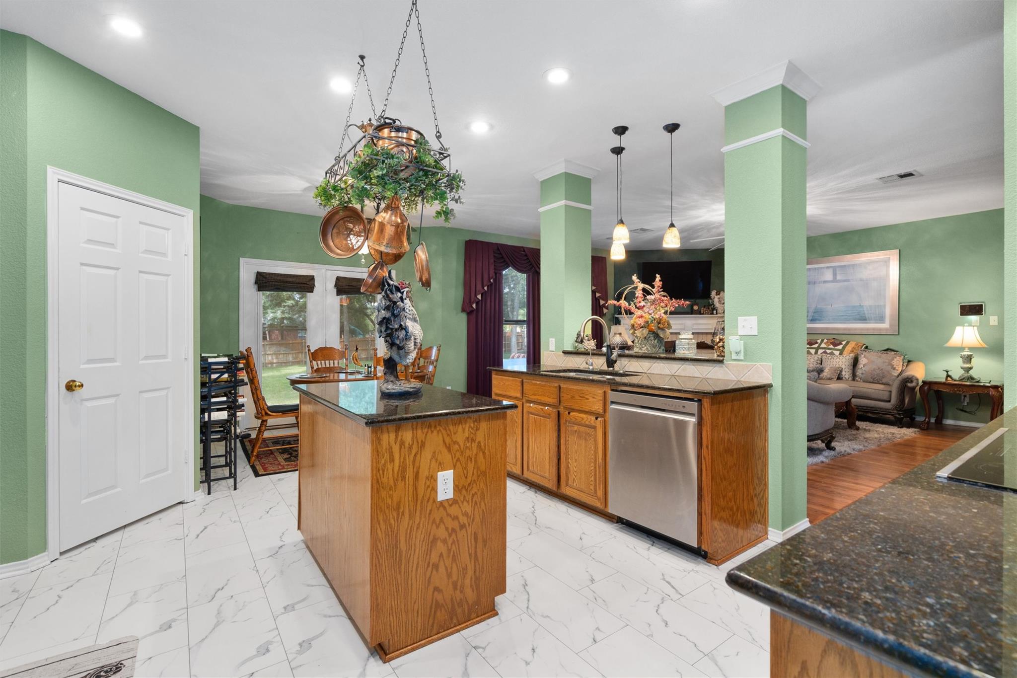 570 Crossland Dr, Killeen, TX 76543