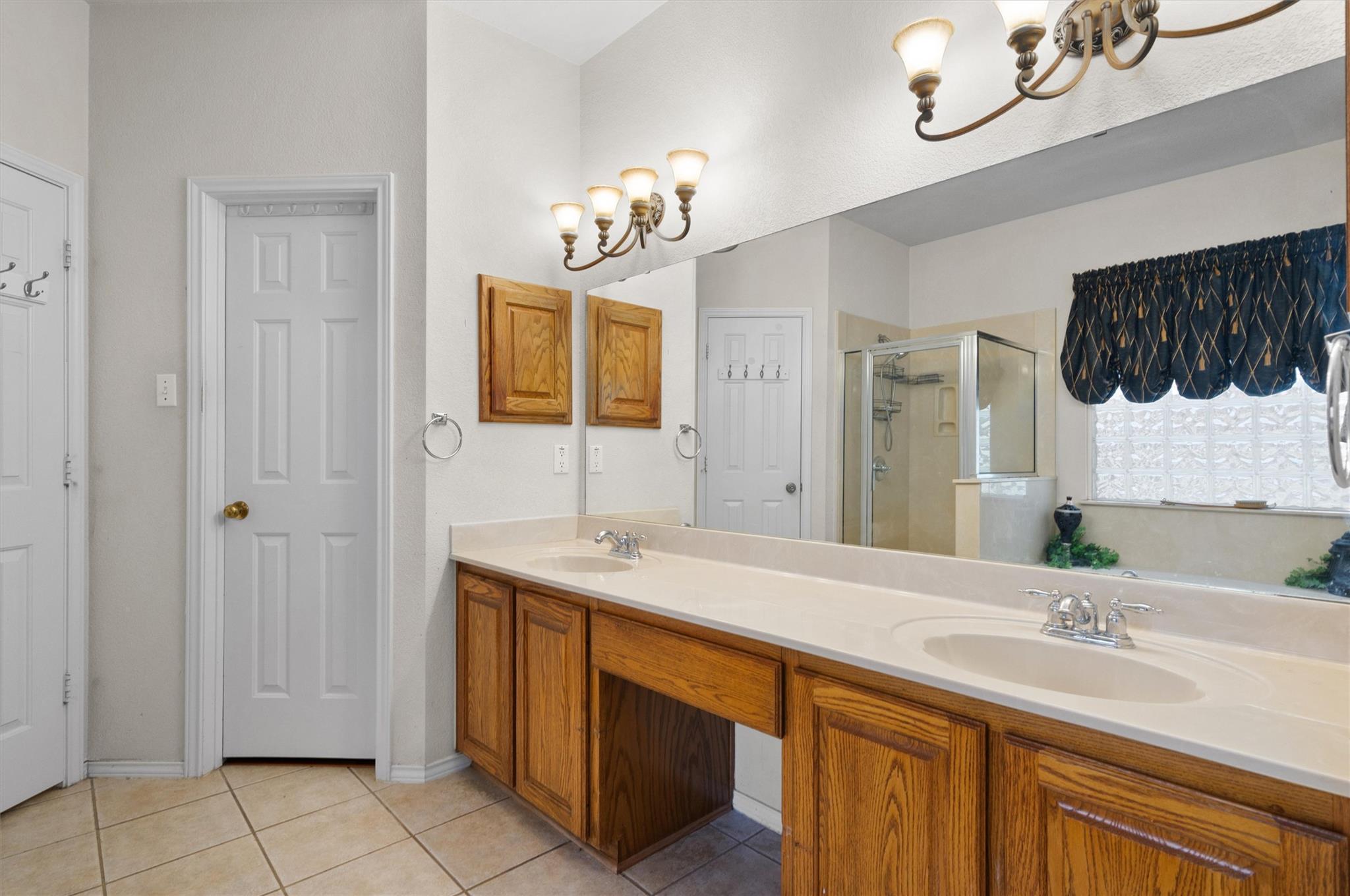 570 Crossland Dr, Killeen, TX 76543