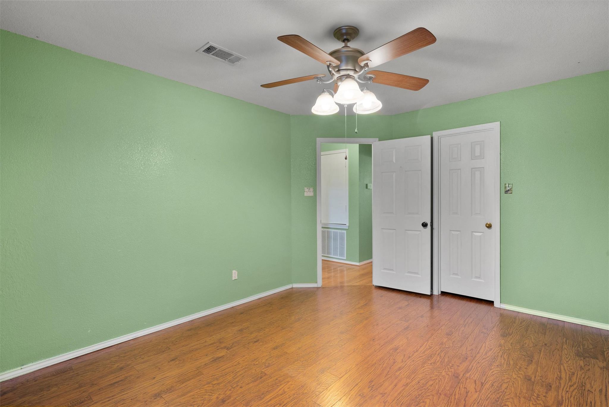 570 Crossland Dr, Killeen, TX 76543