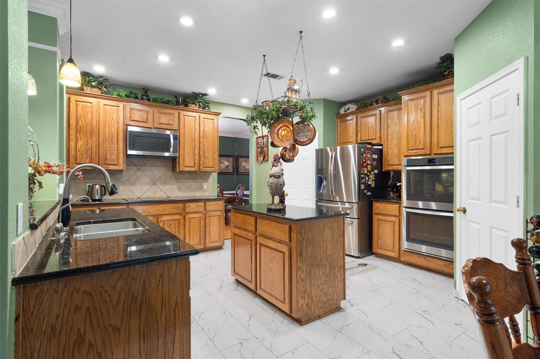 570 Crossland Dr, Killeen, TX 76543