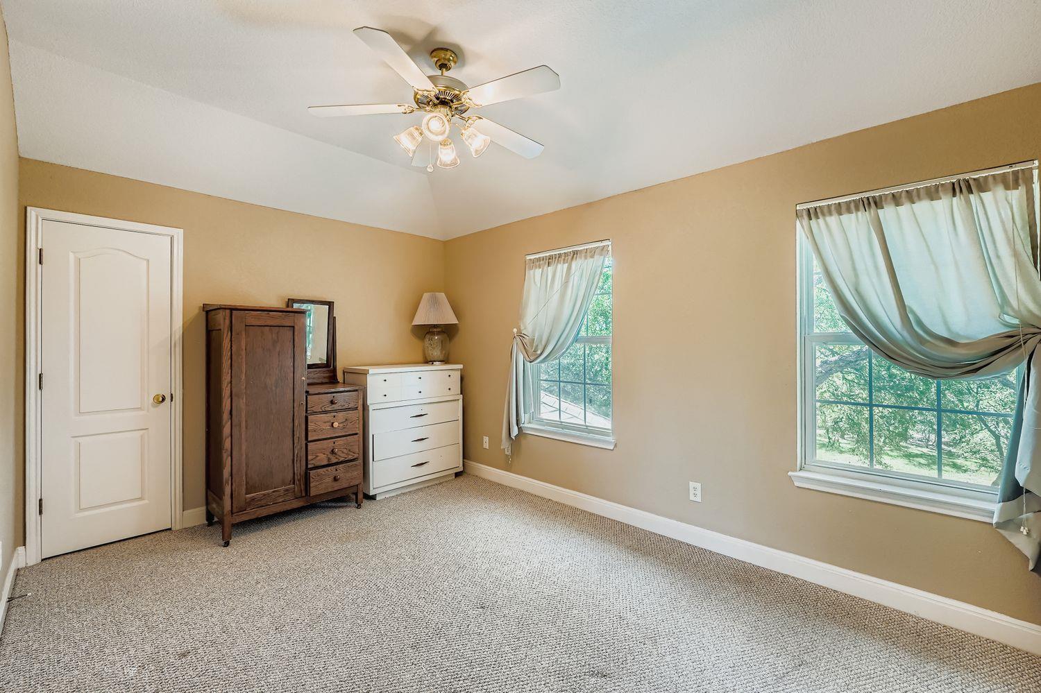 900 Wayside Dr, Wimberley, TX 78676