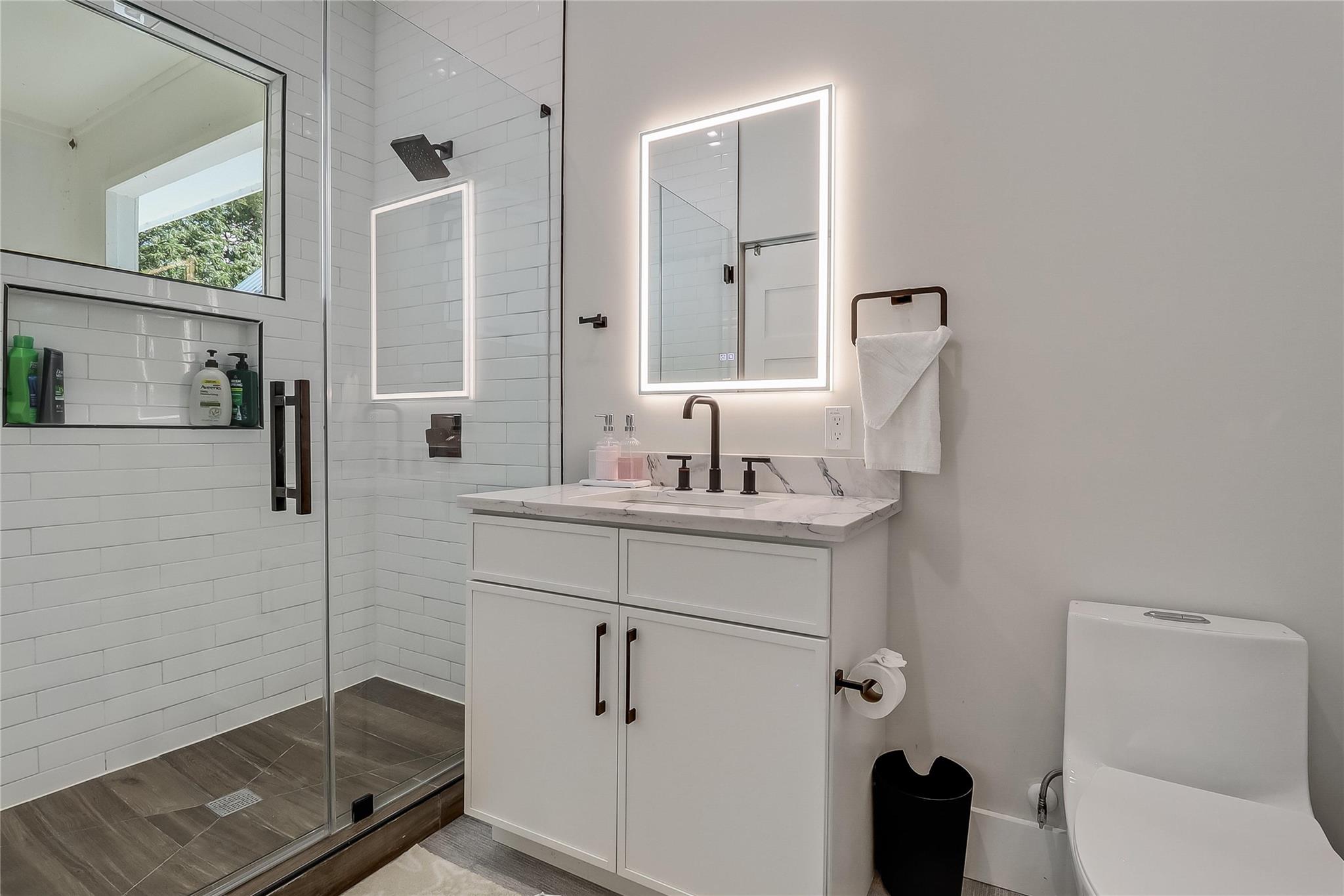 1111 W Annie St # B, Austin, TX 78704