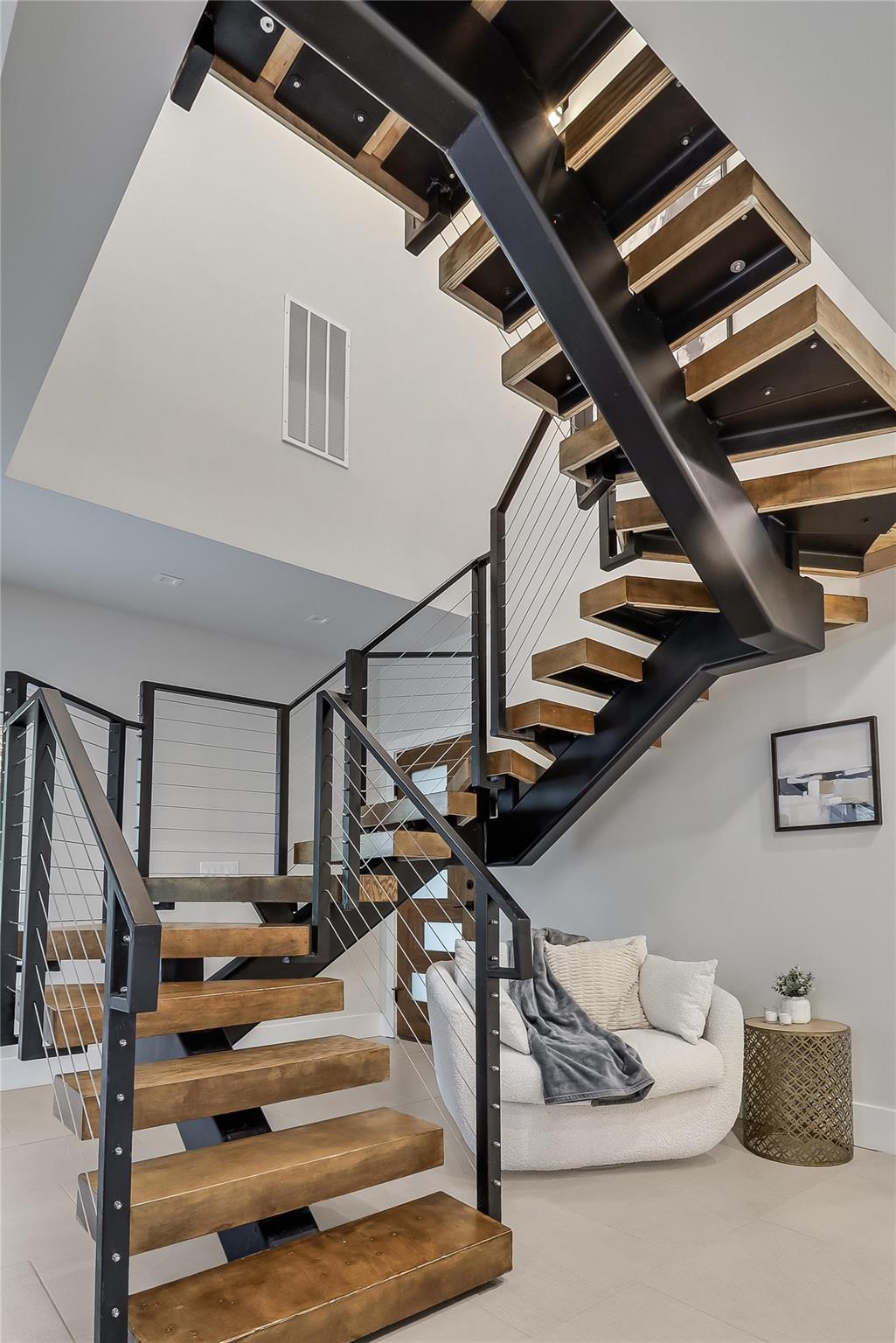 1111 W Annie St # B, Austin, TX 78704