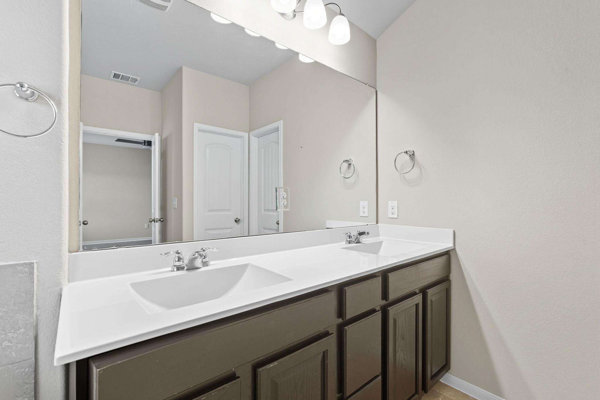 2412 Republic Trails Blvd, Leander, TX 78641