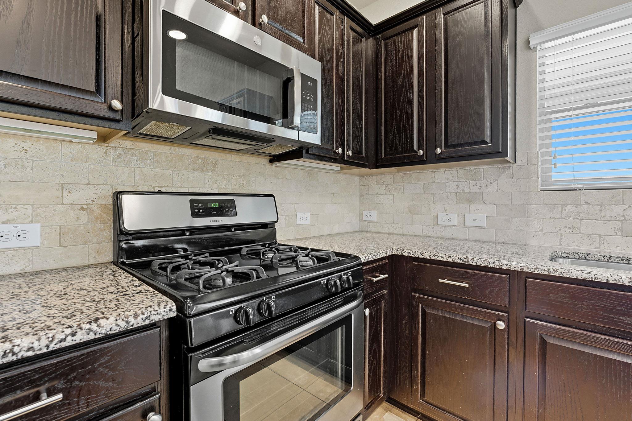 2412 Republic Trails Blvd, Leander, TX 78641