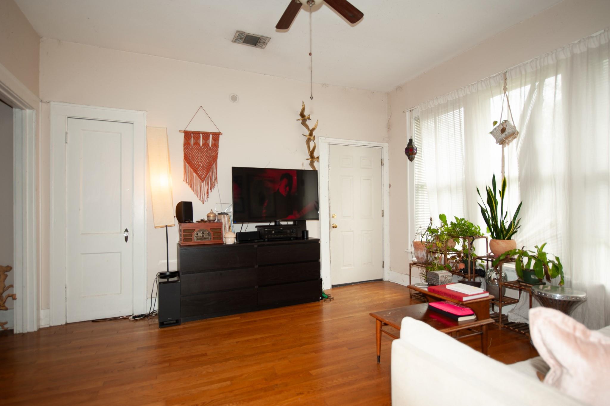 401 St Elmo Rd W, Austin, TX 78745