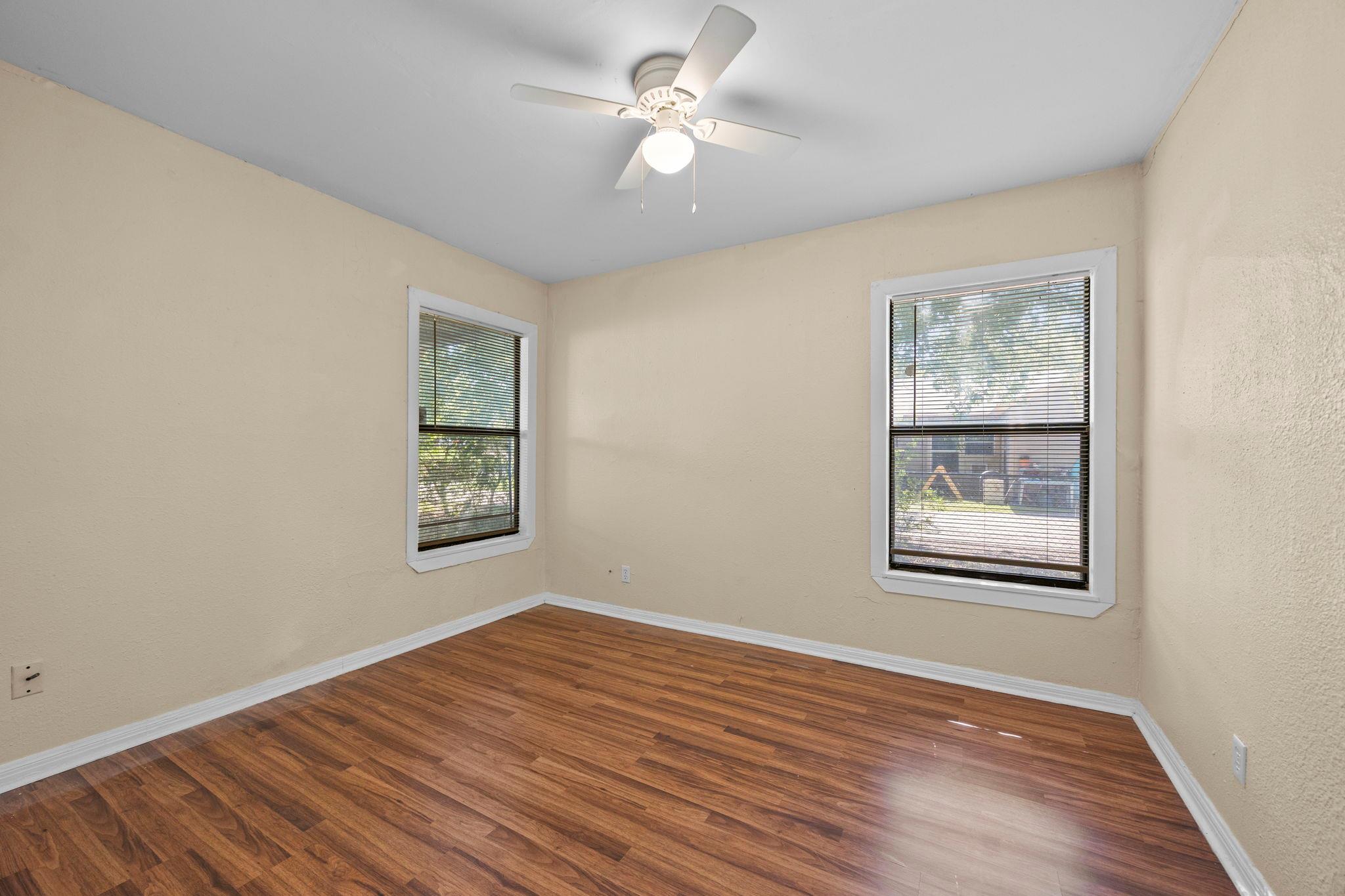 906 W Dean Ave, Killeen, TX 76541