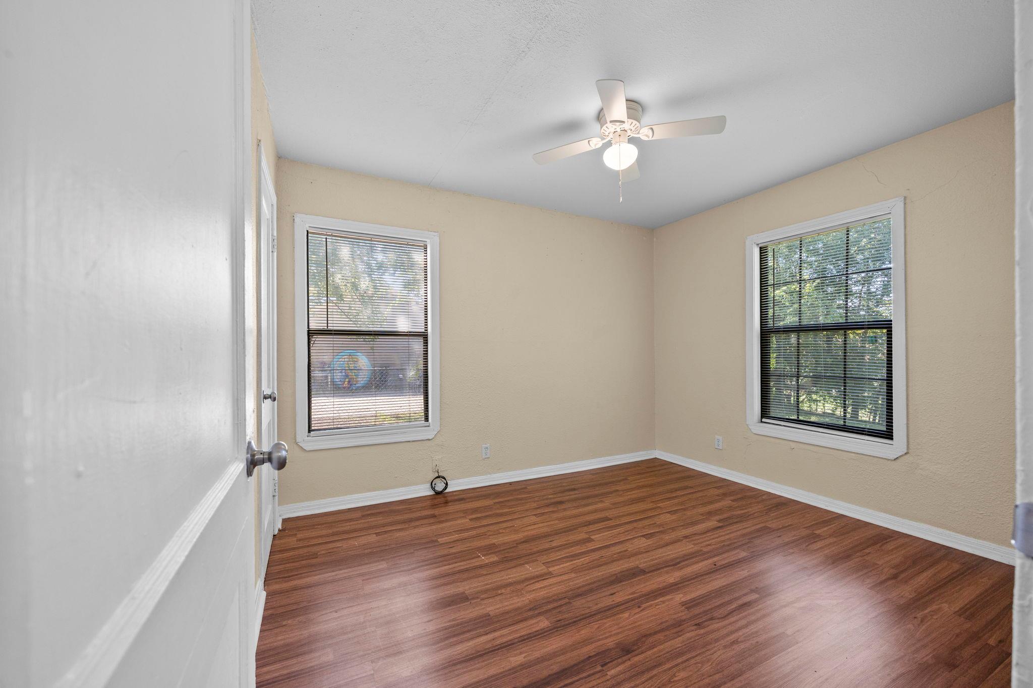 906 W Dean Ave, Killeen, TX 76541