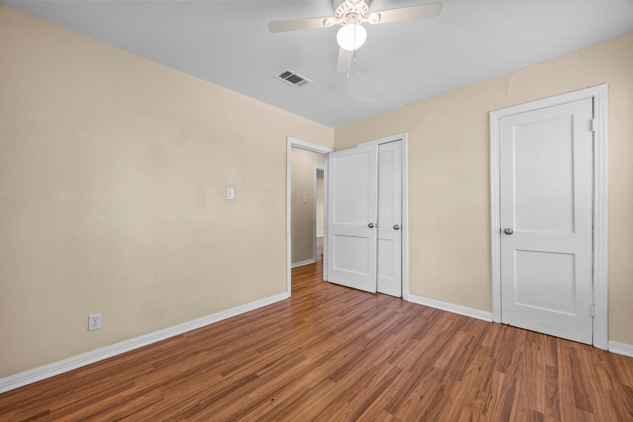 906 W Dean Ave, Killeen, TX 76541