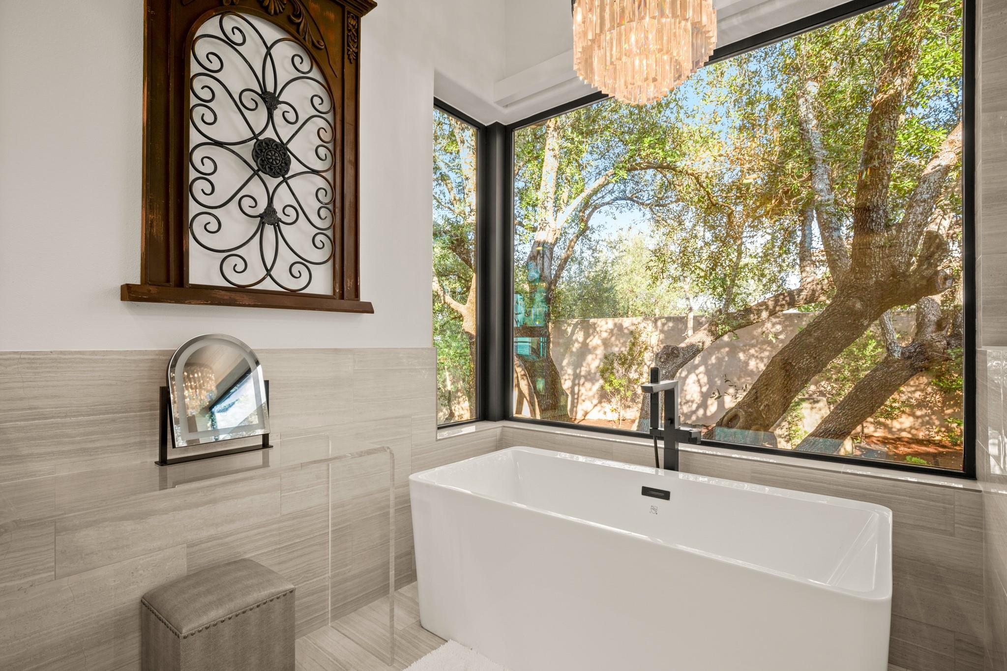 1832 Windy Walk Cv, Spicewood, TX 78669