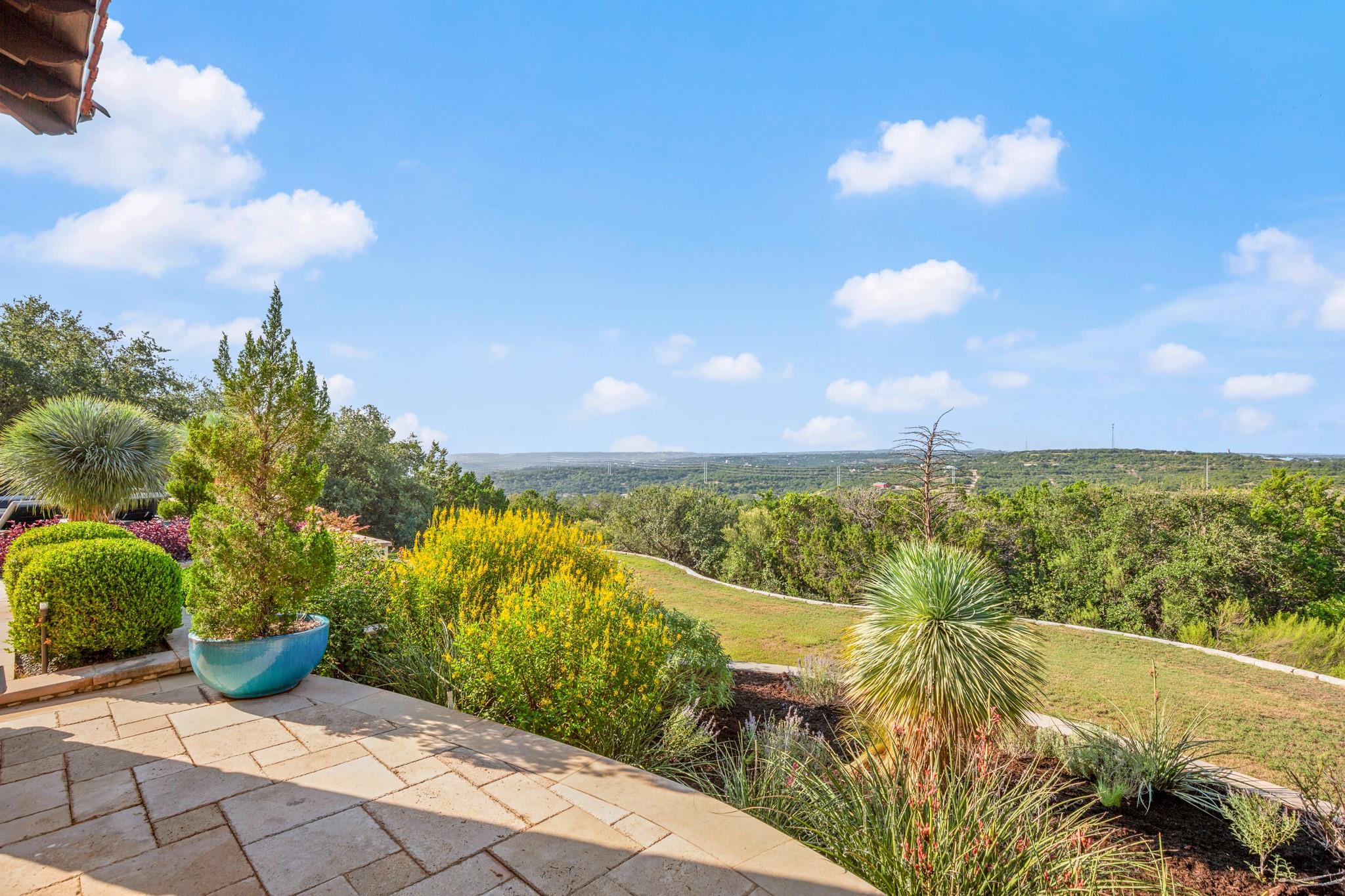 1832 Windy Walk Cv, Spicewood, TX 78669