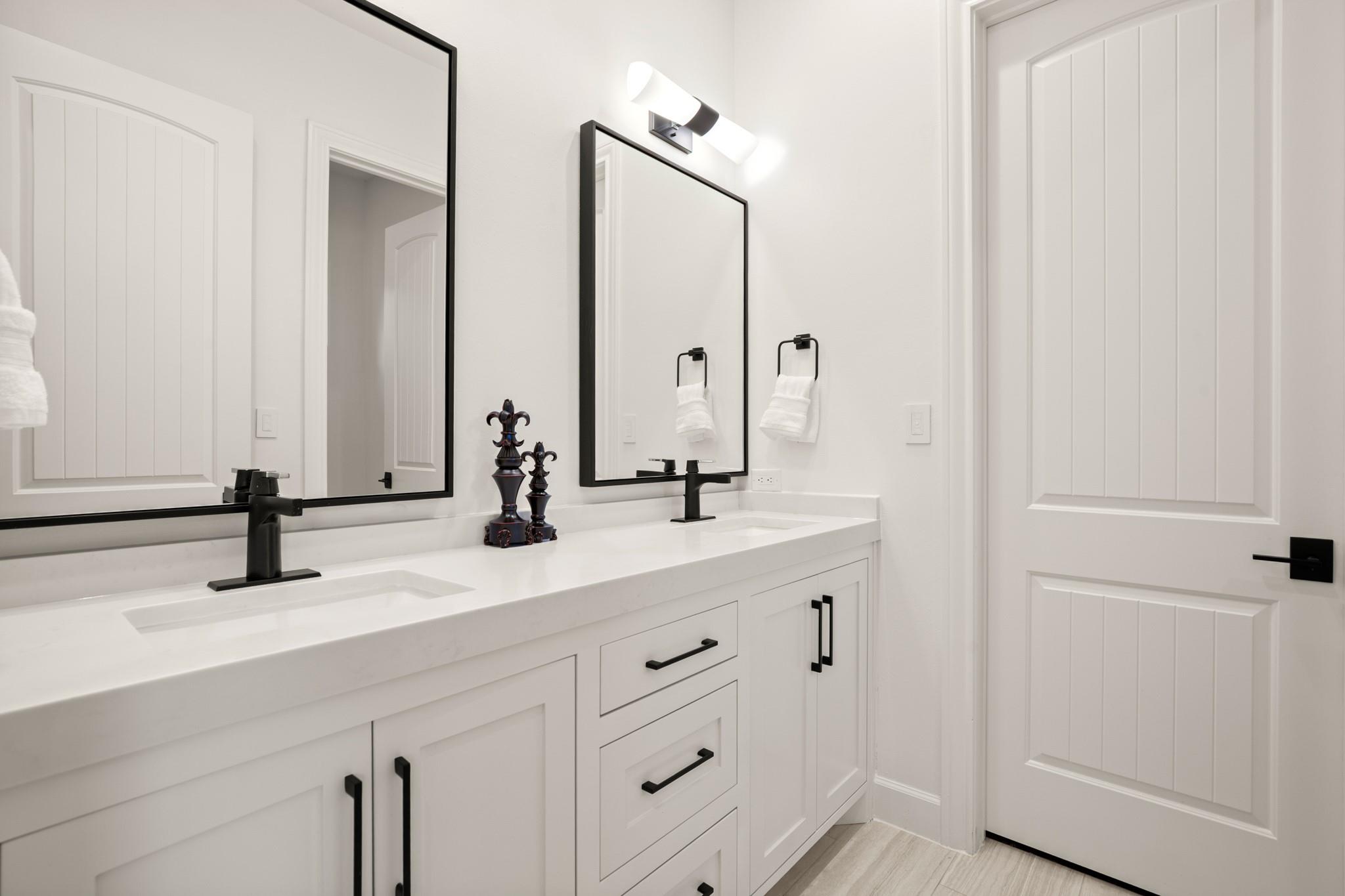 1832 Windy Walk Cv, Spicewood, TX 78669