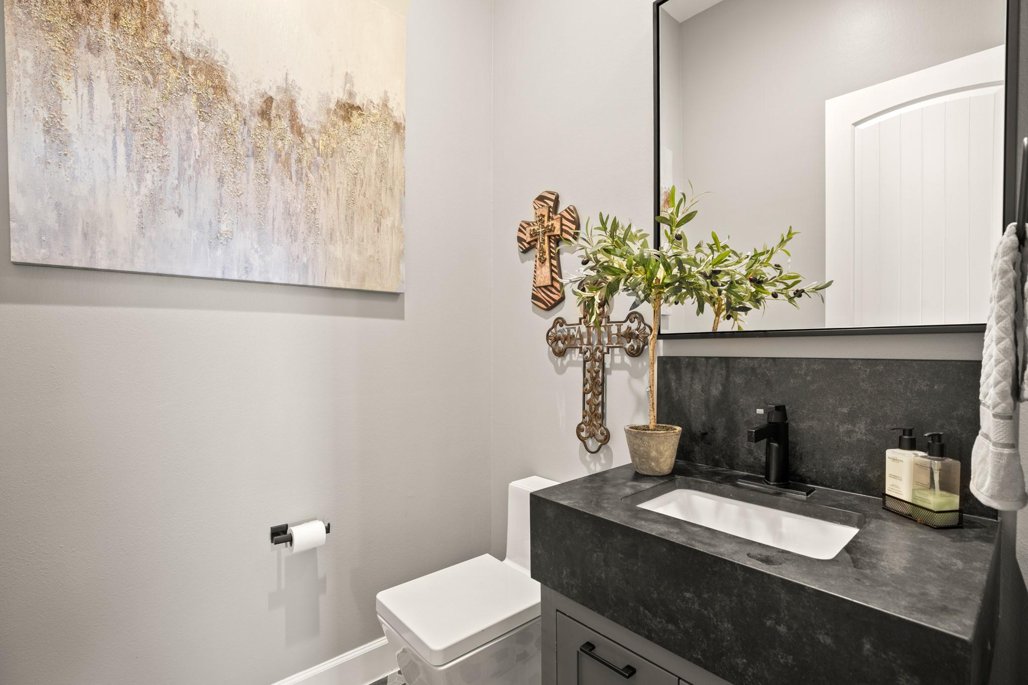 1832 Windy Walk Cv, Spicewood, TX 78669