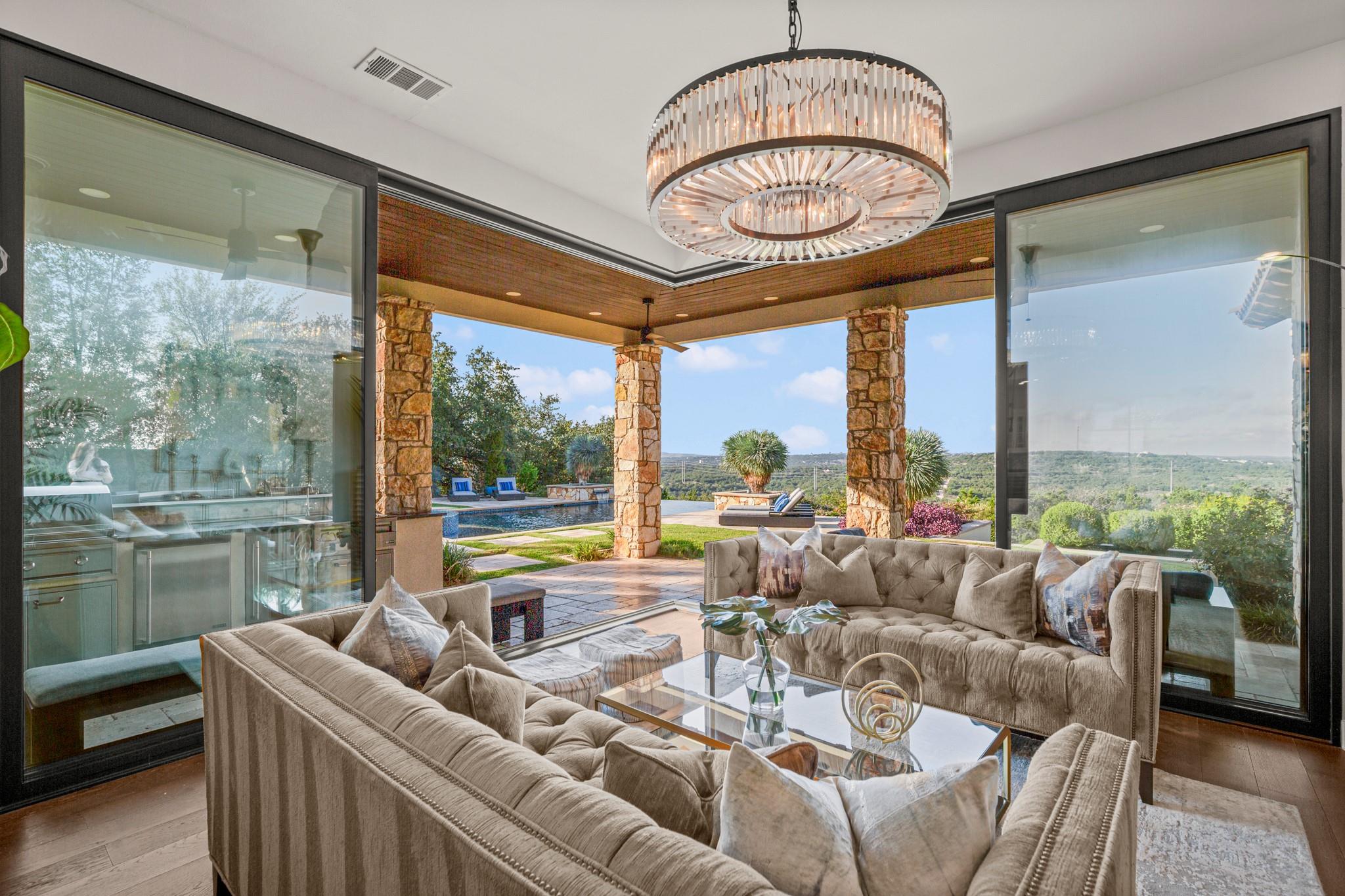 1832 Windy Walk Cv, Spicewood, TX 78669