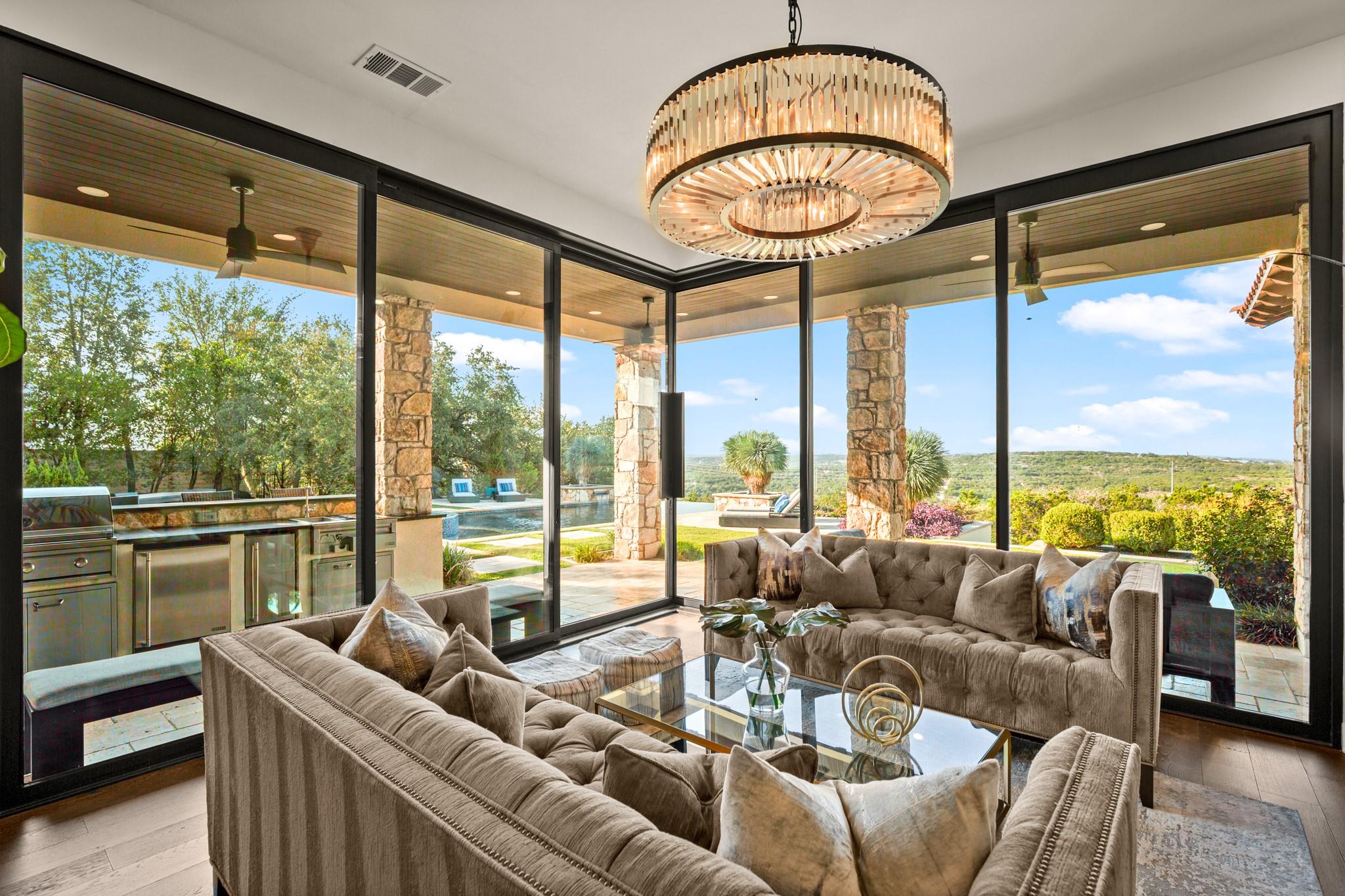 1832 Windy Walk Cv, Spicewood, TX 78669