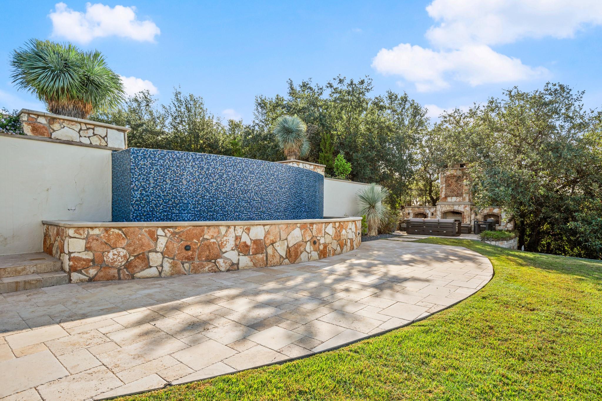 1832 Windy Walk Cv, Spicewood, TX 78669