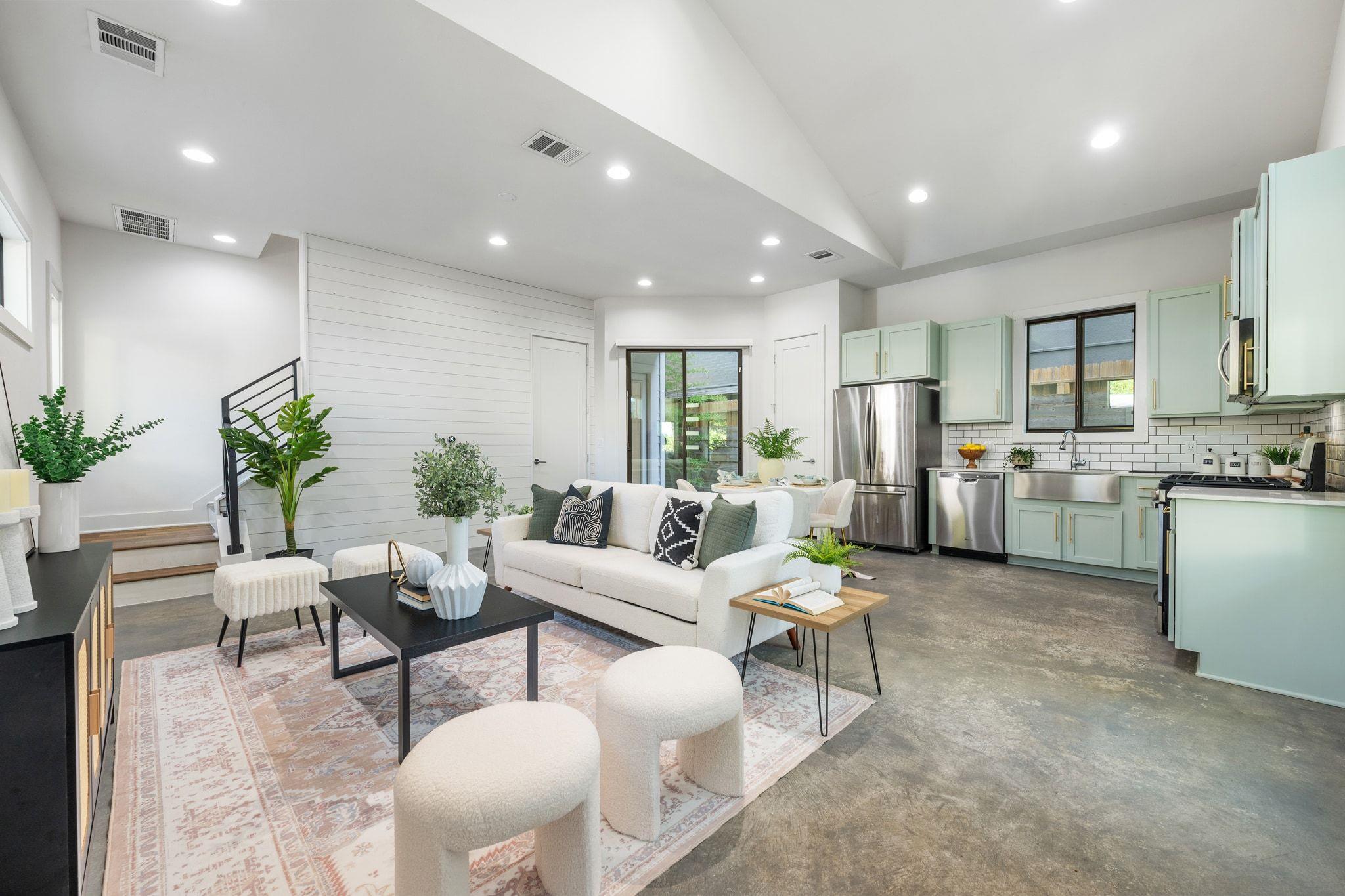 1118 Algarita Ave # 1, Austin, TX 78704