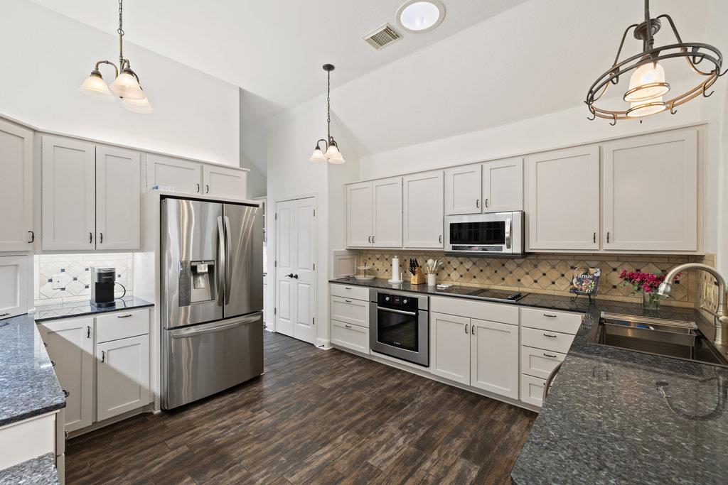 2106 Rue De St Germaine, Austin, TX 78746