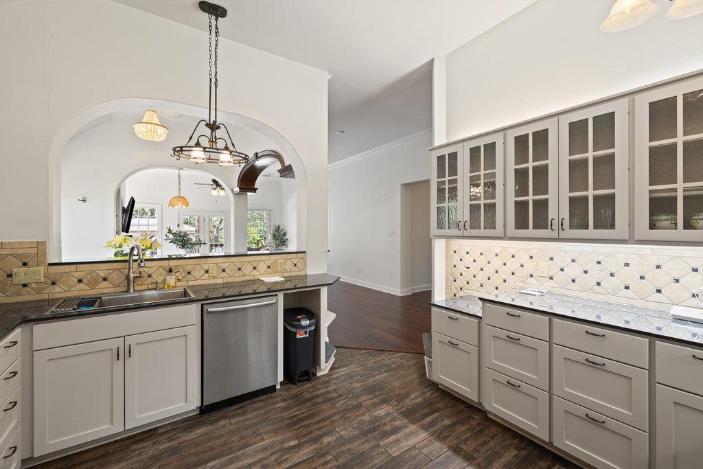 2106 Rue De St Germaine, Austin, TX 78746