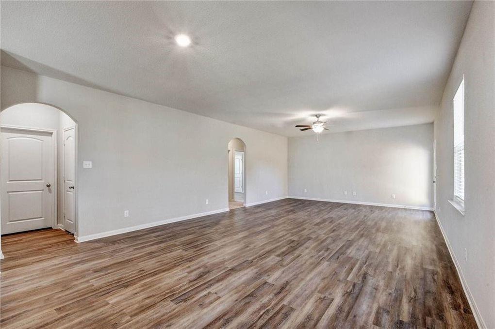 121 Declaration Ln, Liberty Hill, TX 78642