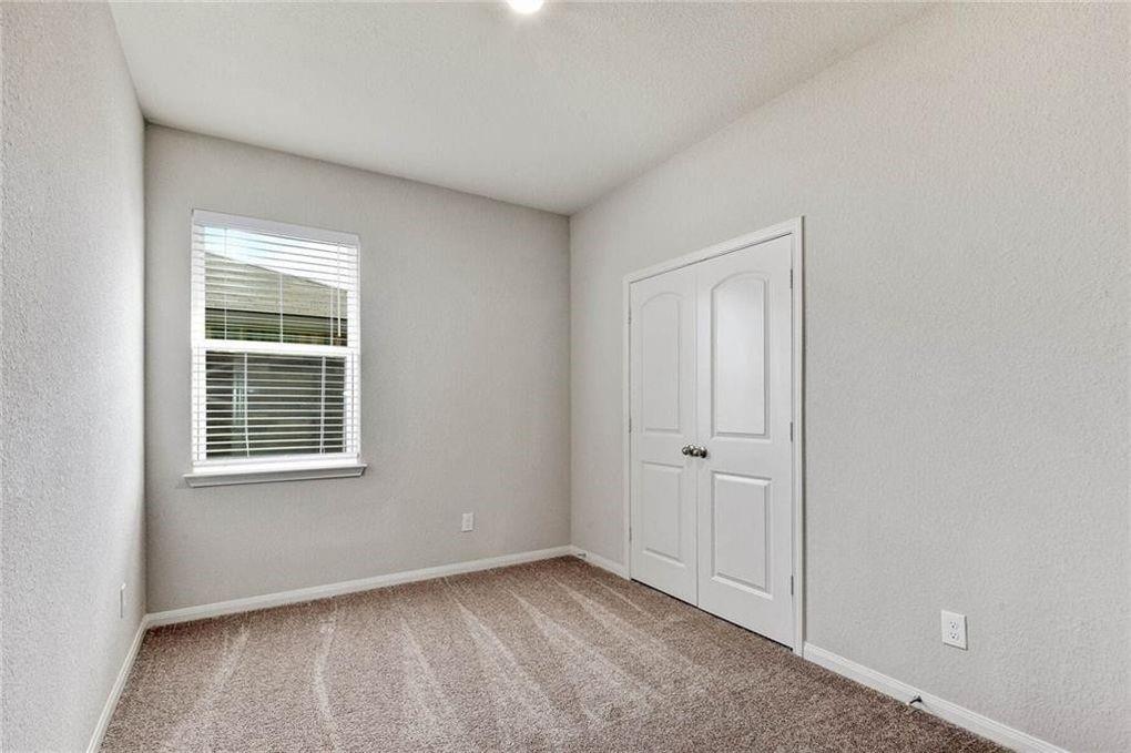 121 Declaration Ln, Liberty Hill, TX 78642