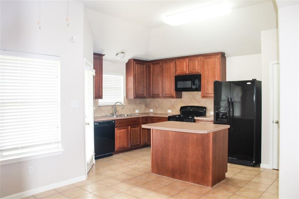 305 Wolverine Pass, Bastrop, TX 78602