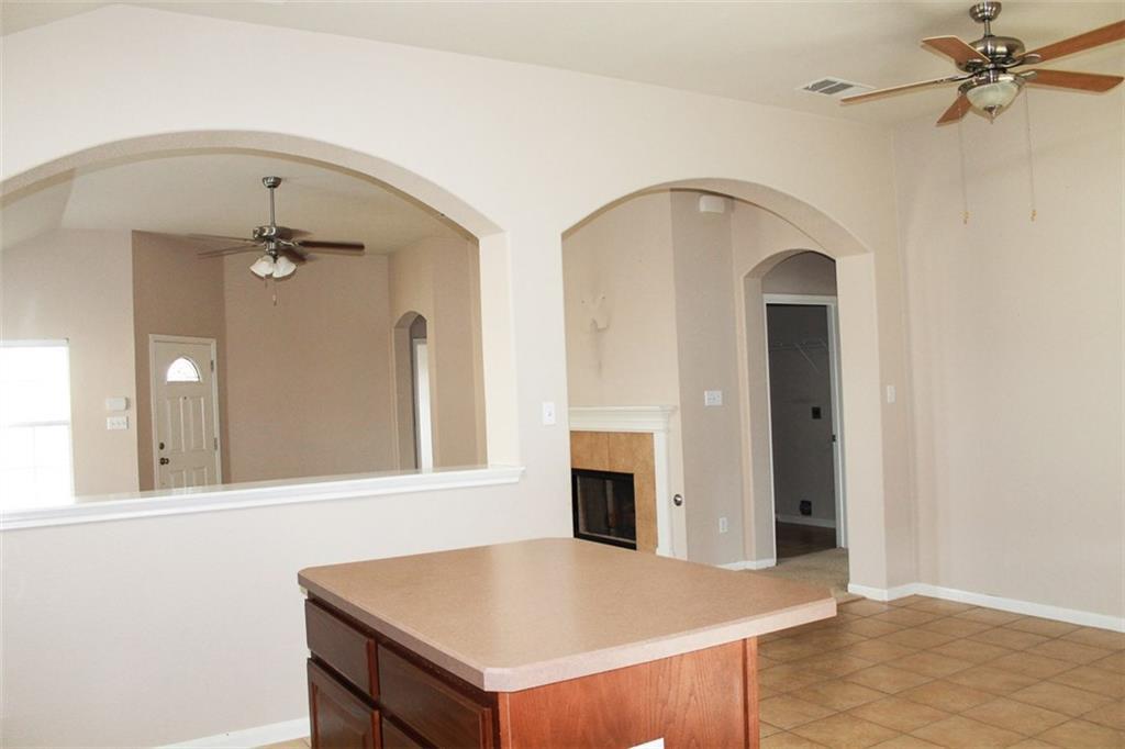 305 Wolverine Pass, Bastrop, TX 78602