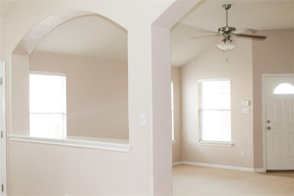 305 Wolverine Pass, Bastrop, TX 78602