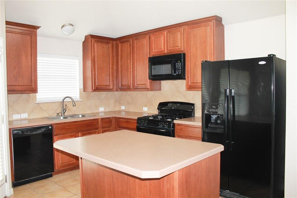 305 Wolverine Pass, Bastrop, TX 78602