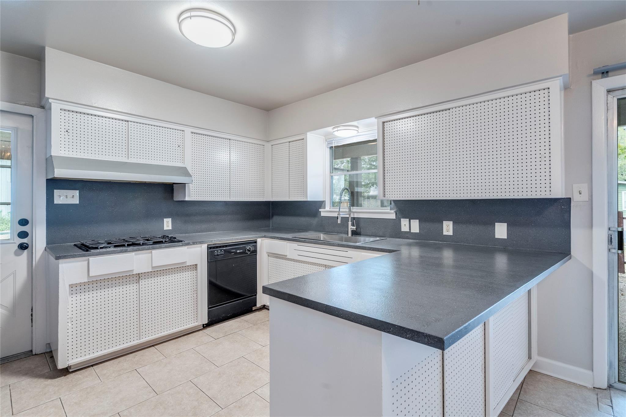 4622 Philco Dr, Austin, TX 78745