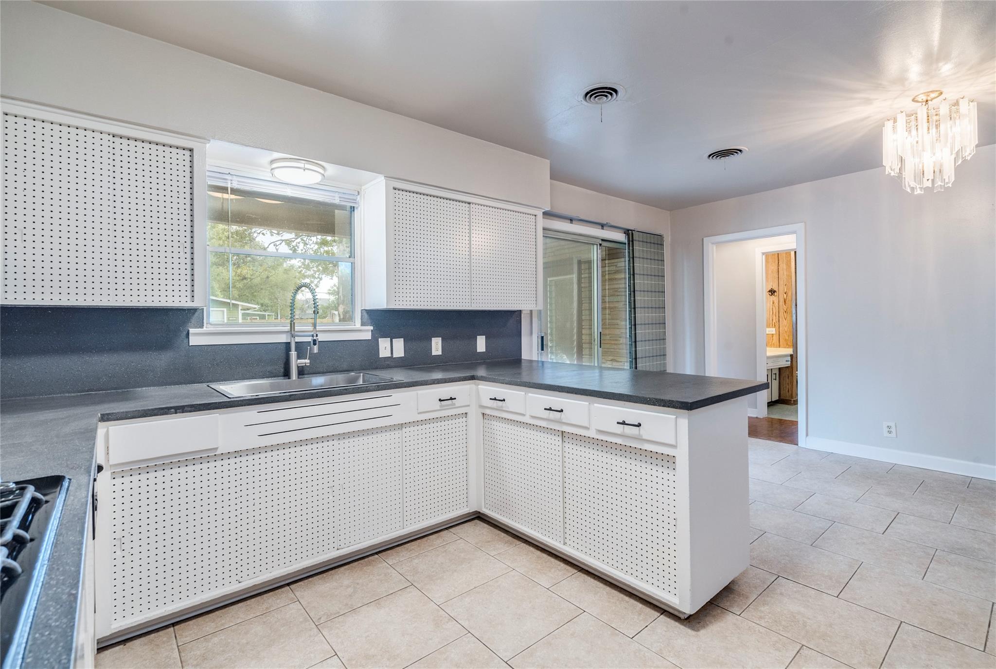 4622 Philco Dr, Austin, TX 78745