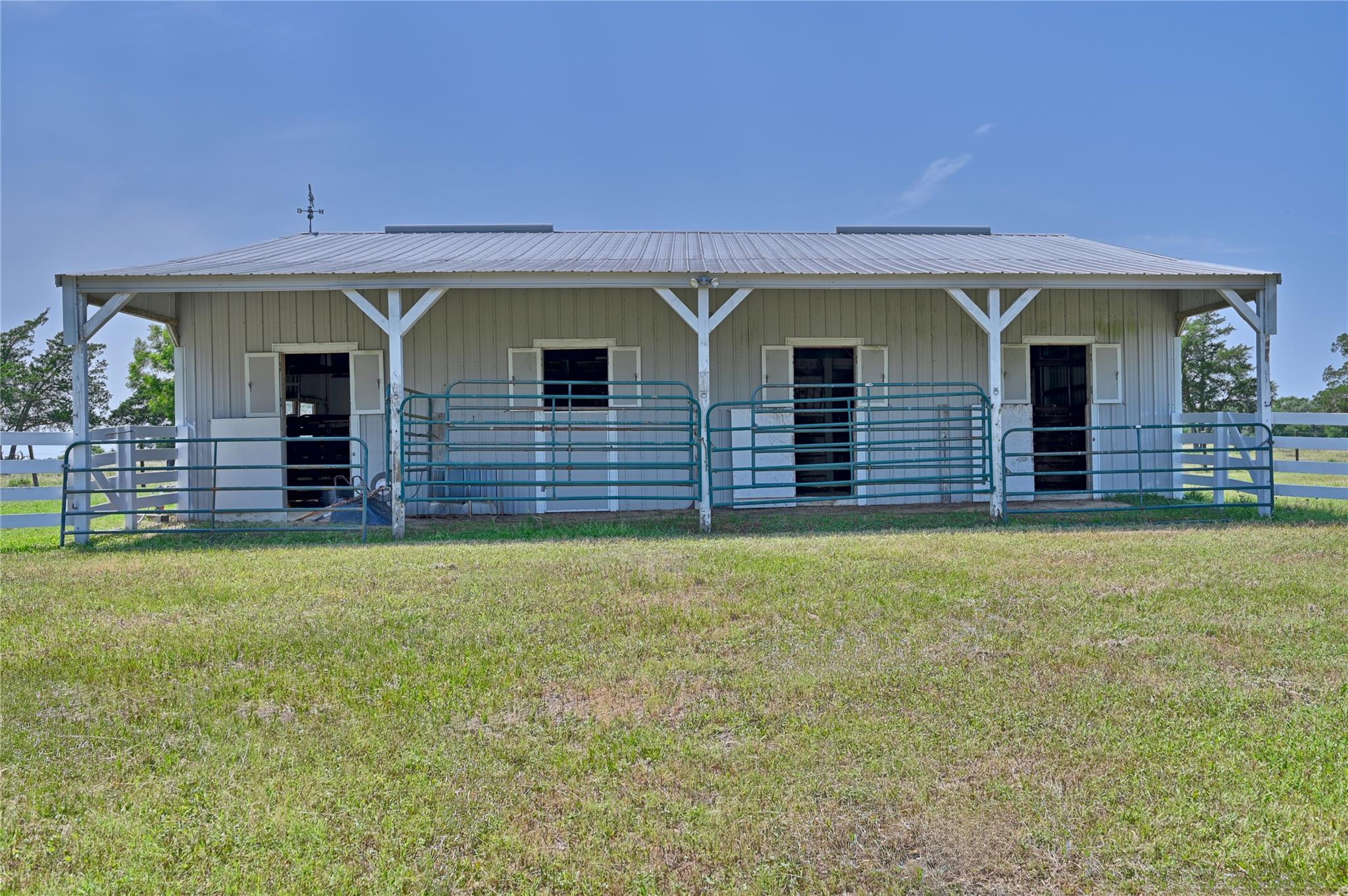 2120 Hohenwalde School Rd, Brenham, TX 77833