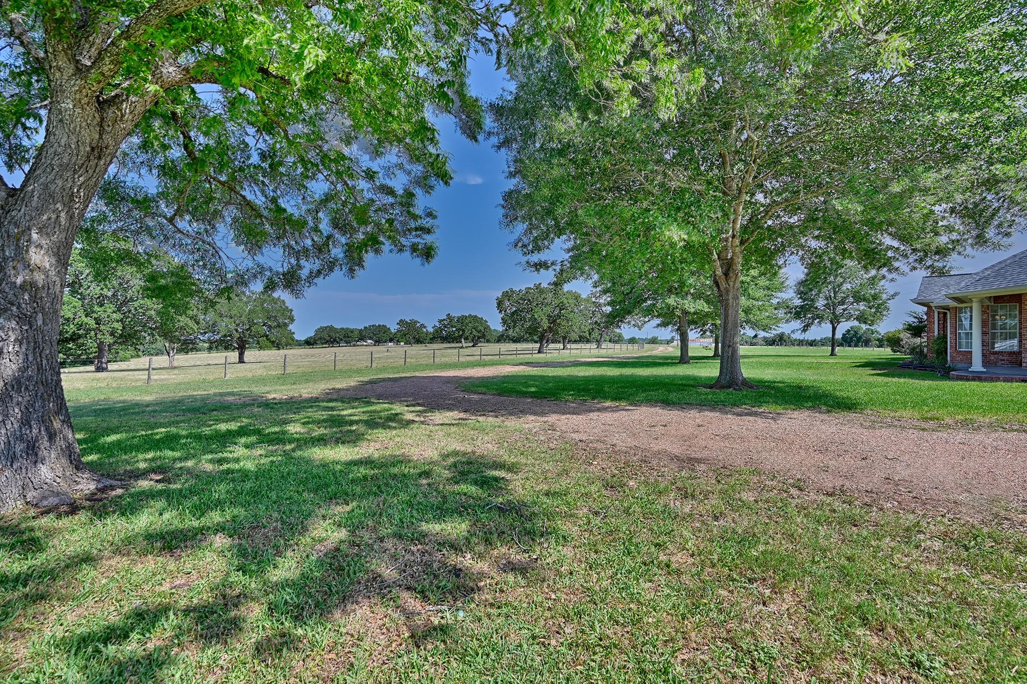 2120 Hohenwalde School Rd, Brenham, TX 77833