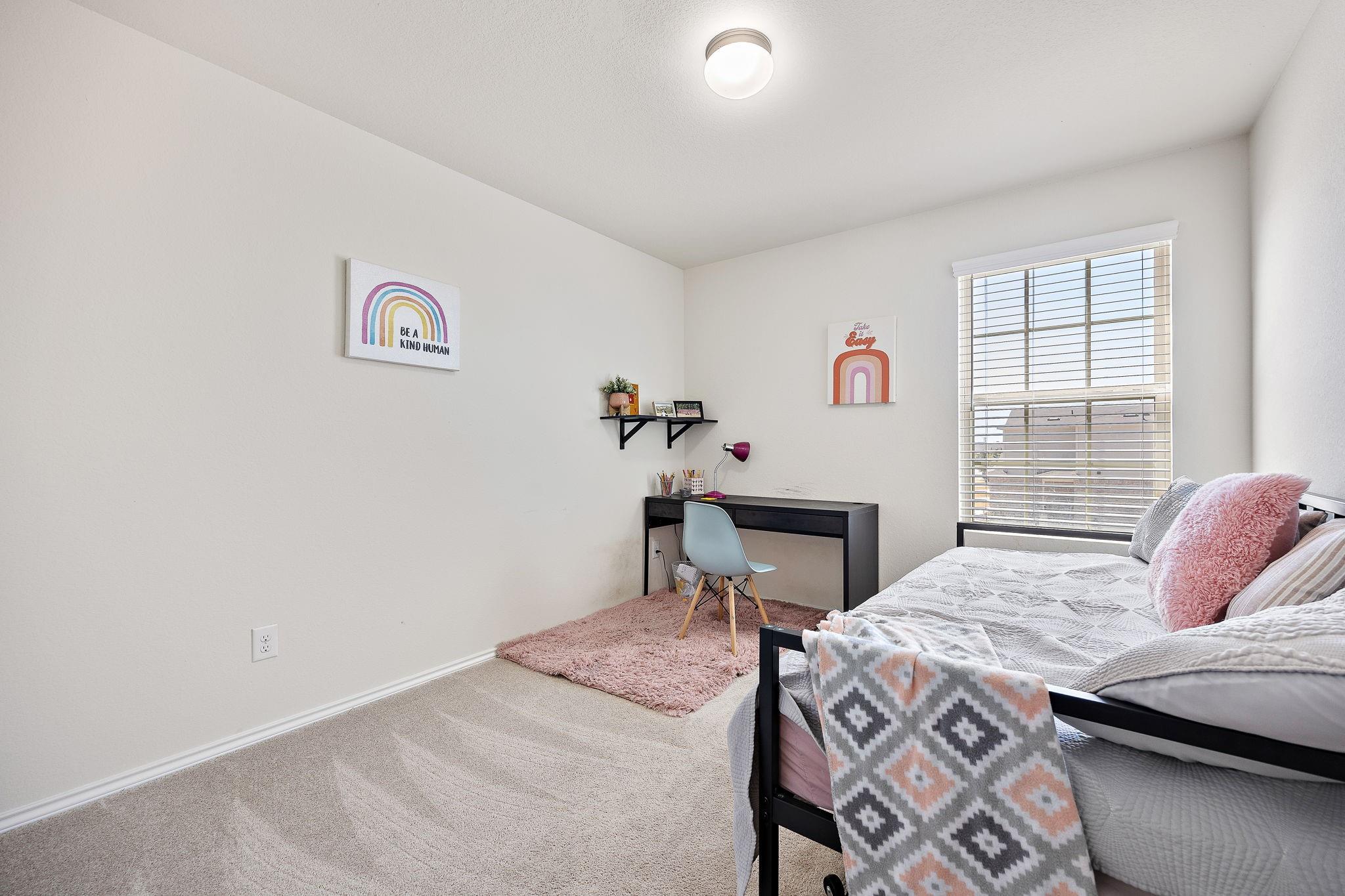 100 Verdin Ln, Jarrell, TX 76537