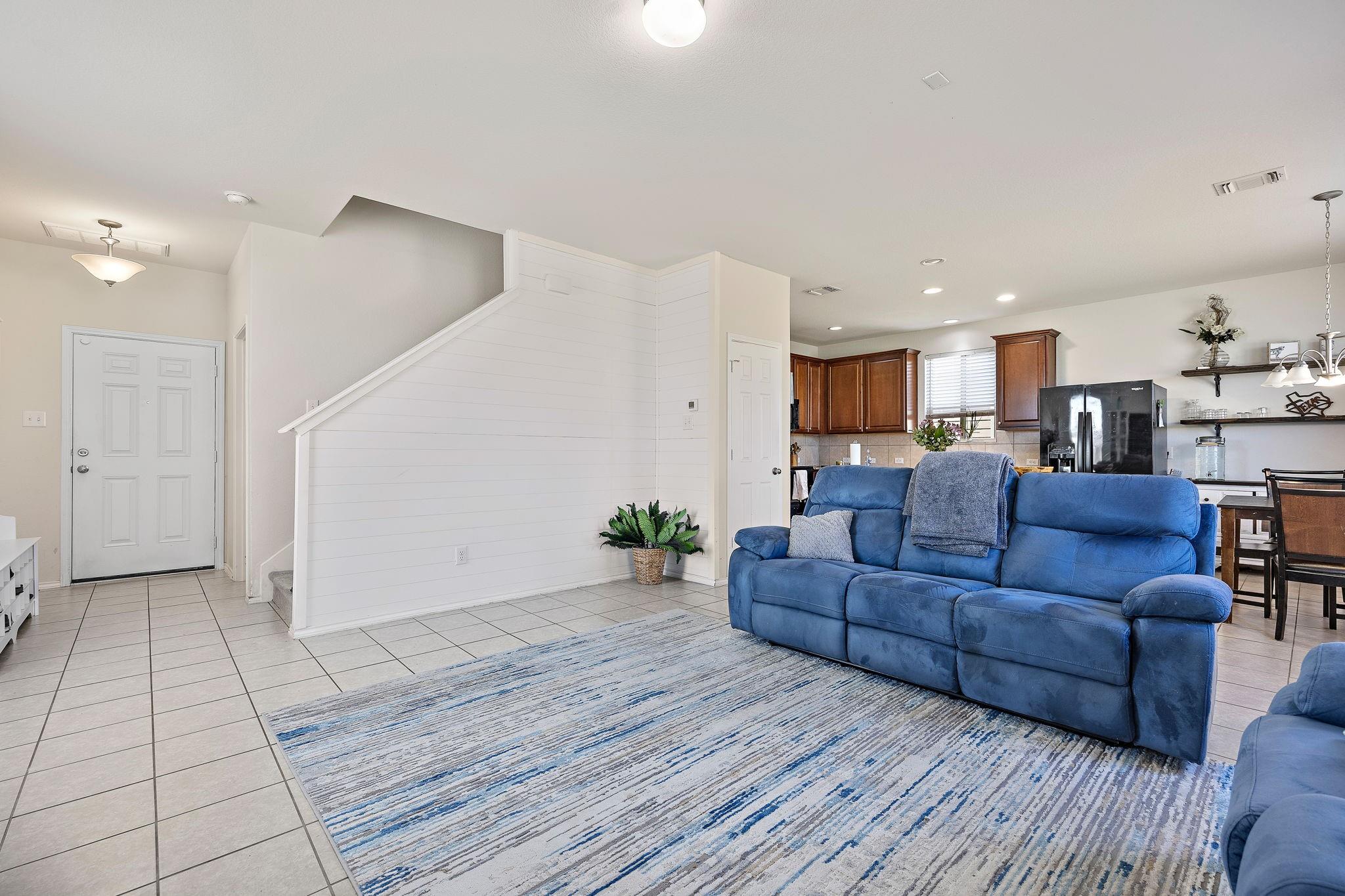 100 Verdin Ln, Jarrell, TX 76537