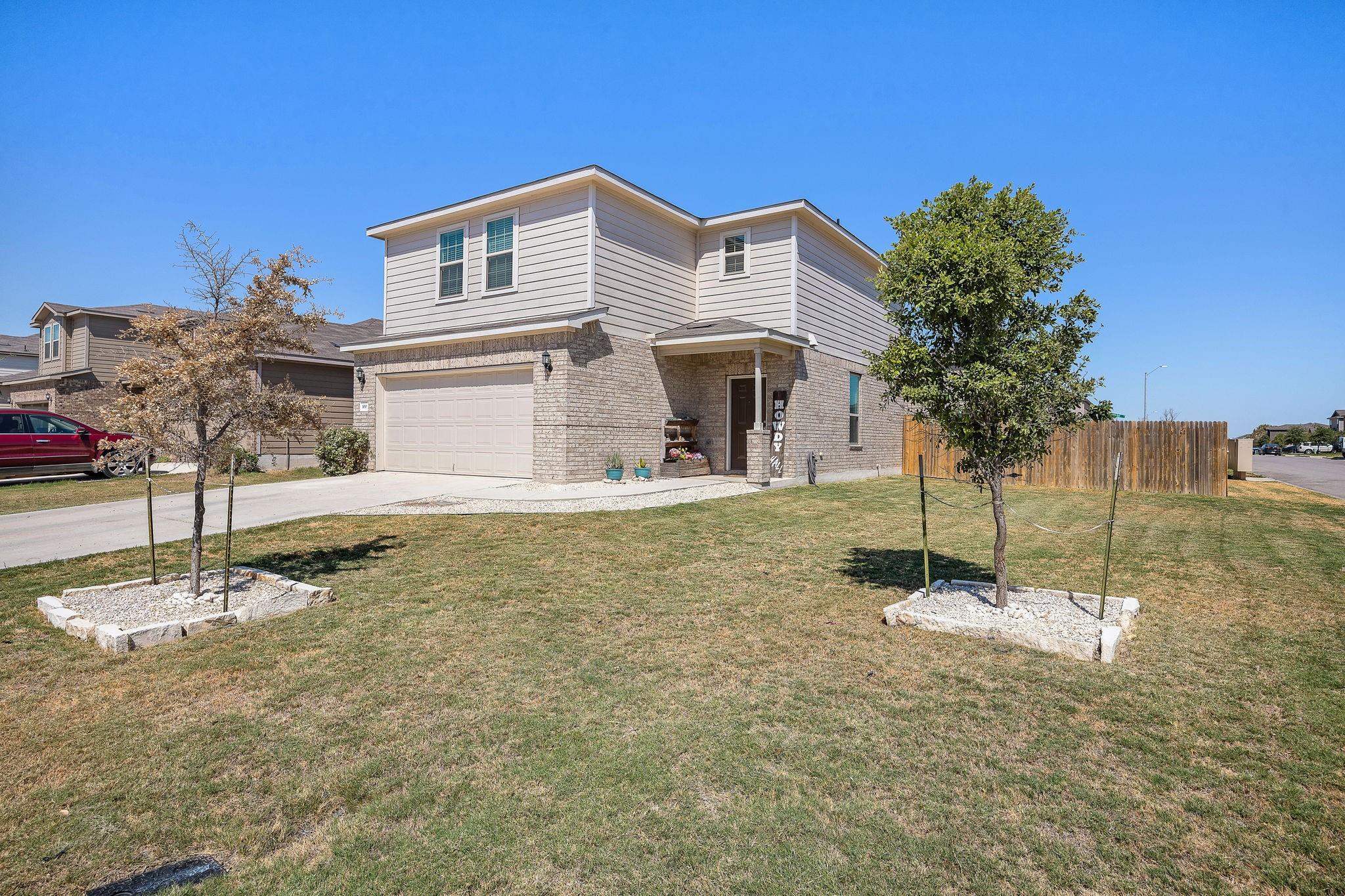 100 Verdin Ln, Jarrell, TX 76537