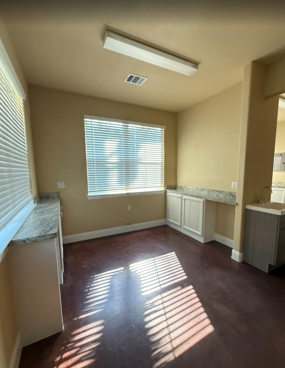 904 Crystal Falls Pkwy, Leander, TX 78641