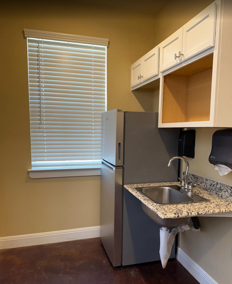 904 Crystal Falls Pkwy, Leander, TX 78641